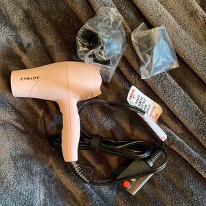 Mini Blowdryer with Attachments